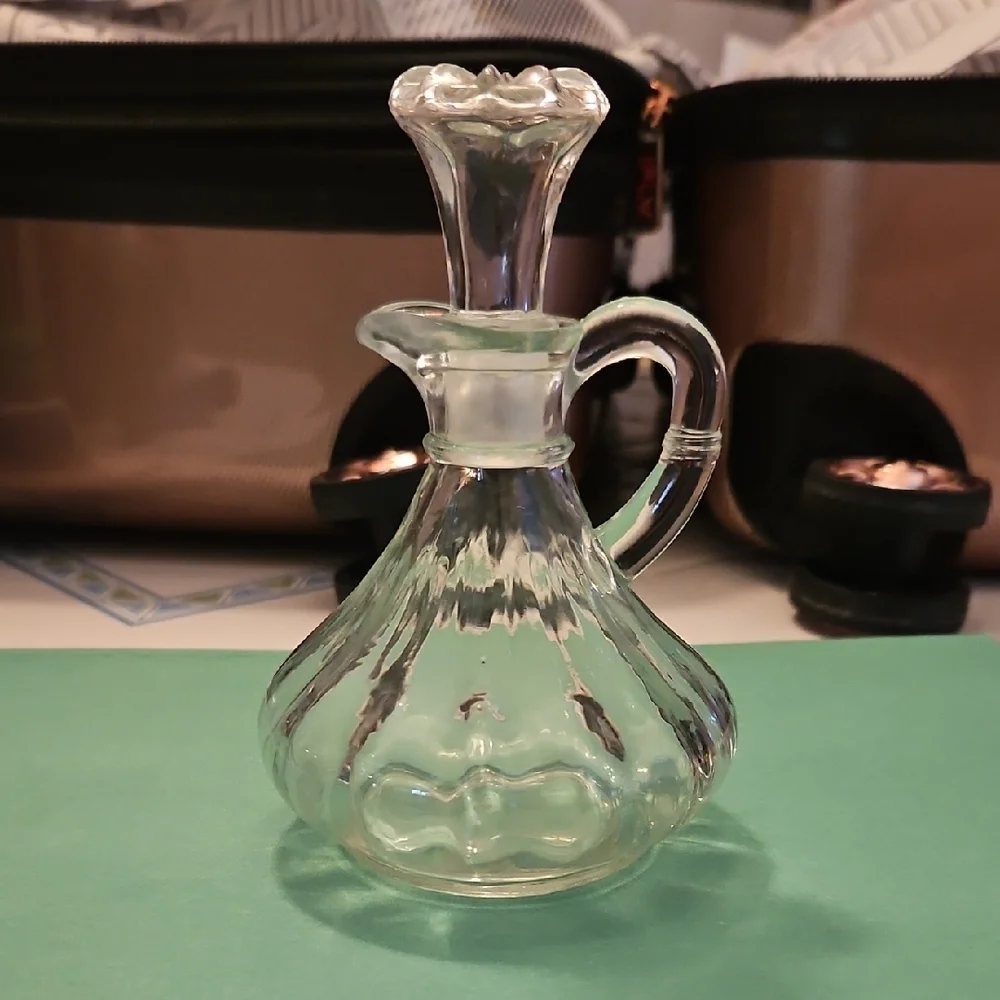 Elegant Clear Glass Vinegar Decanter